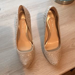 Gianni Bini closed toe heels.